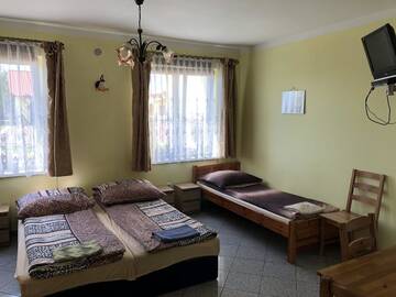 Фото номера Четырехместный номер с ванной комнатой Фермерские дома Agropensjonat Furtak г. Пасленк 3